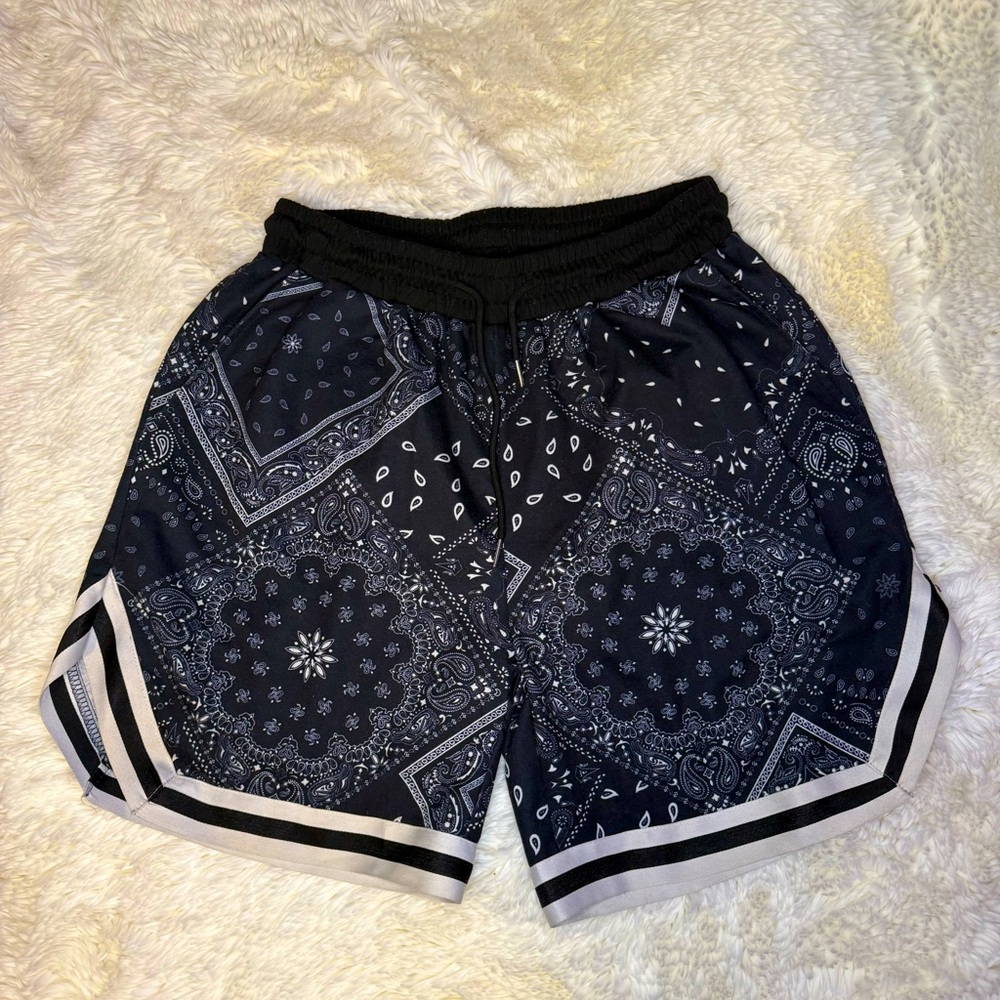 Black and White paisley Bandana Print Shorts 5” inseam no liner